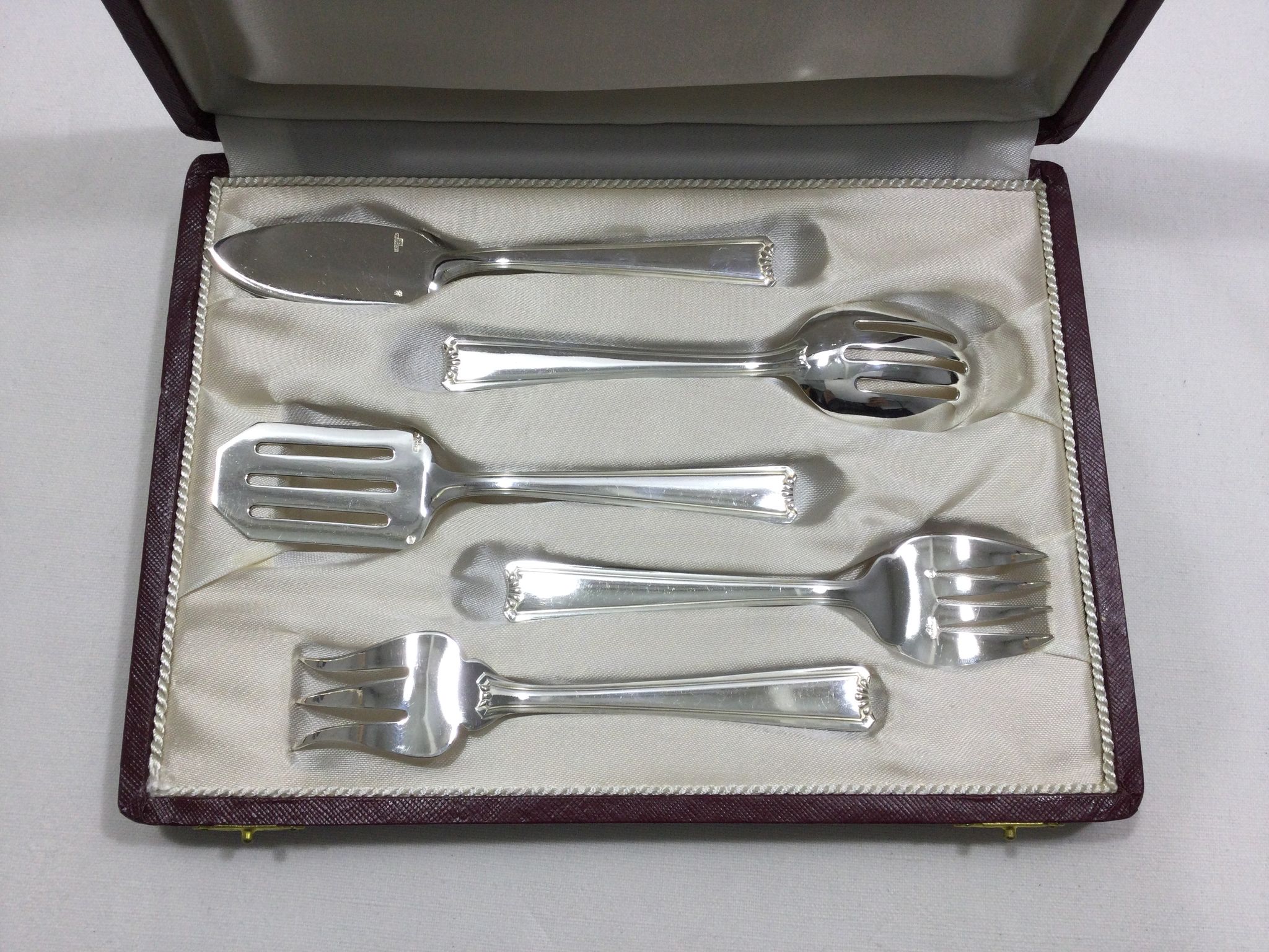 Couverts à mignardises Ercuis