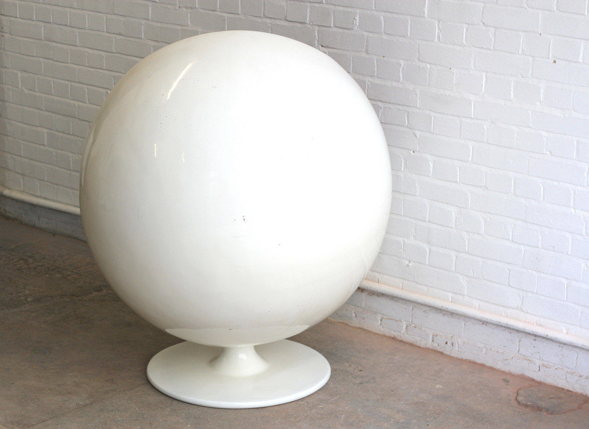 Armchair 70s globe
