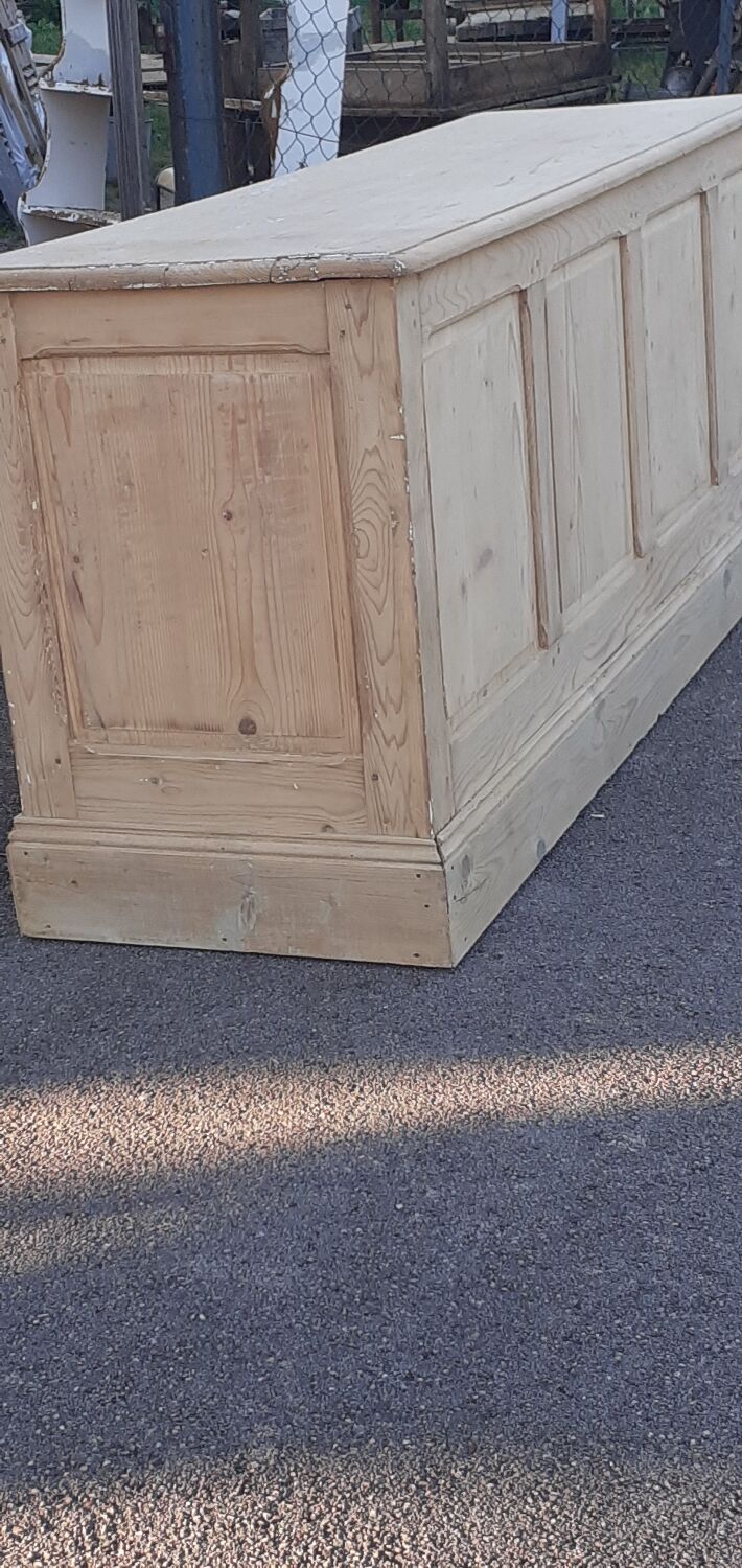 Counter trade furniture