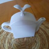 Coffee maker with duo cups