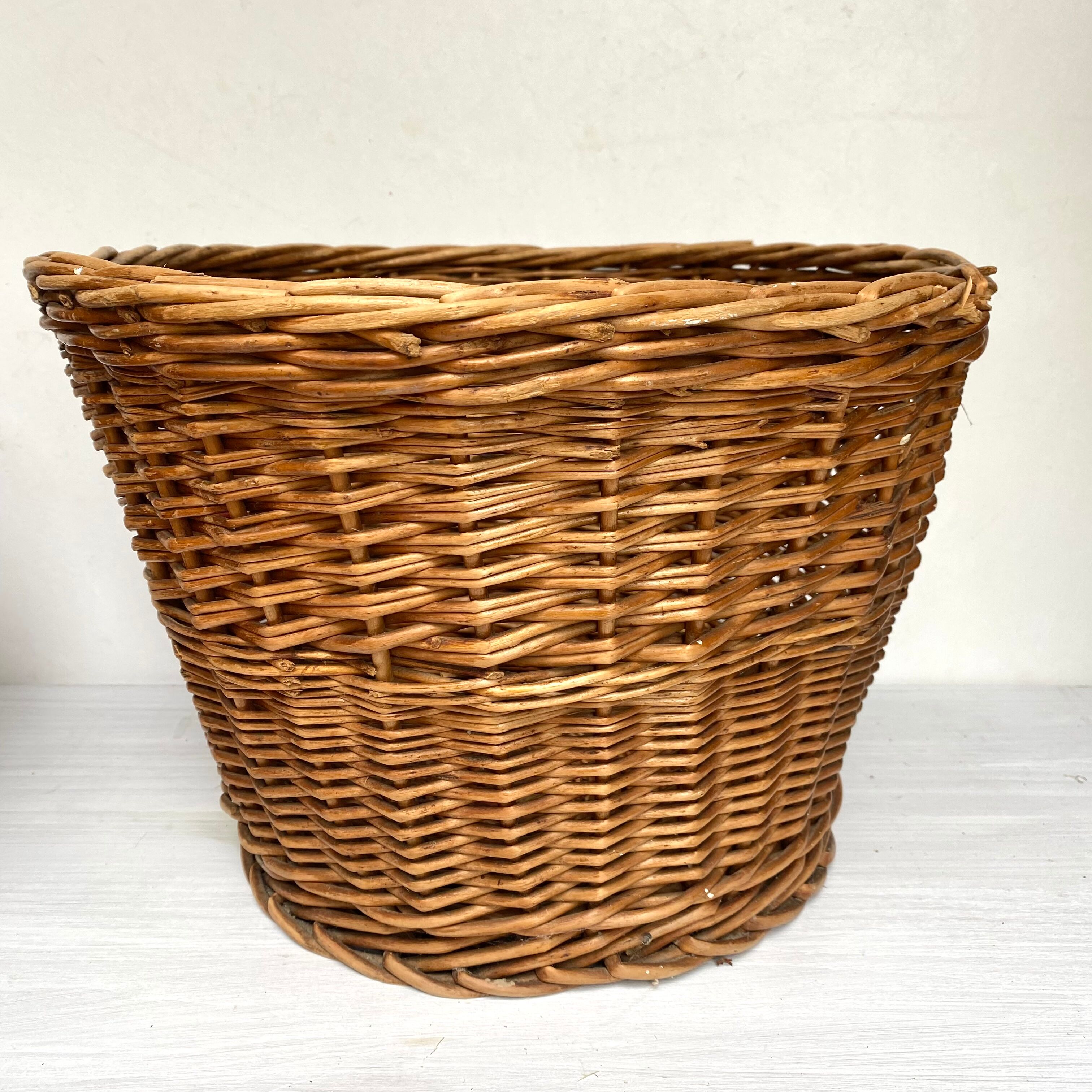 Braided wicker pot cover