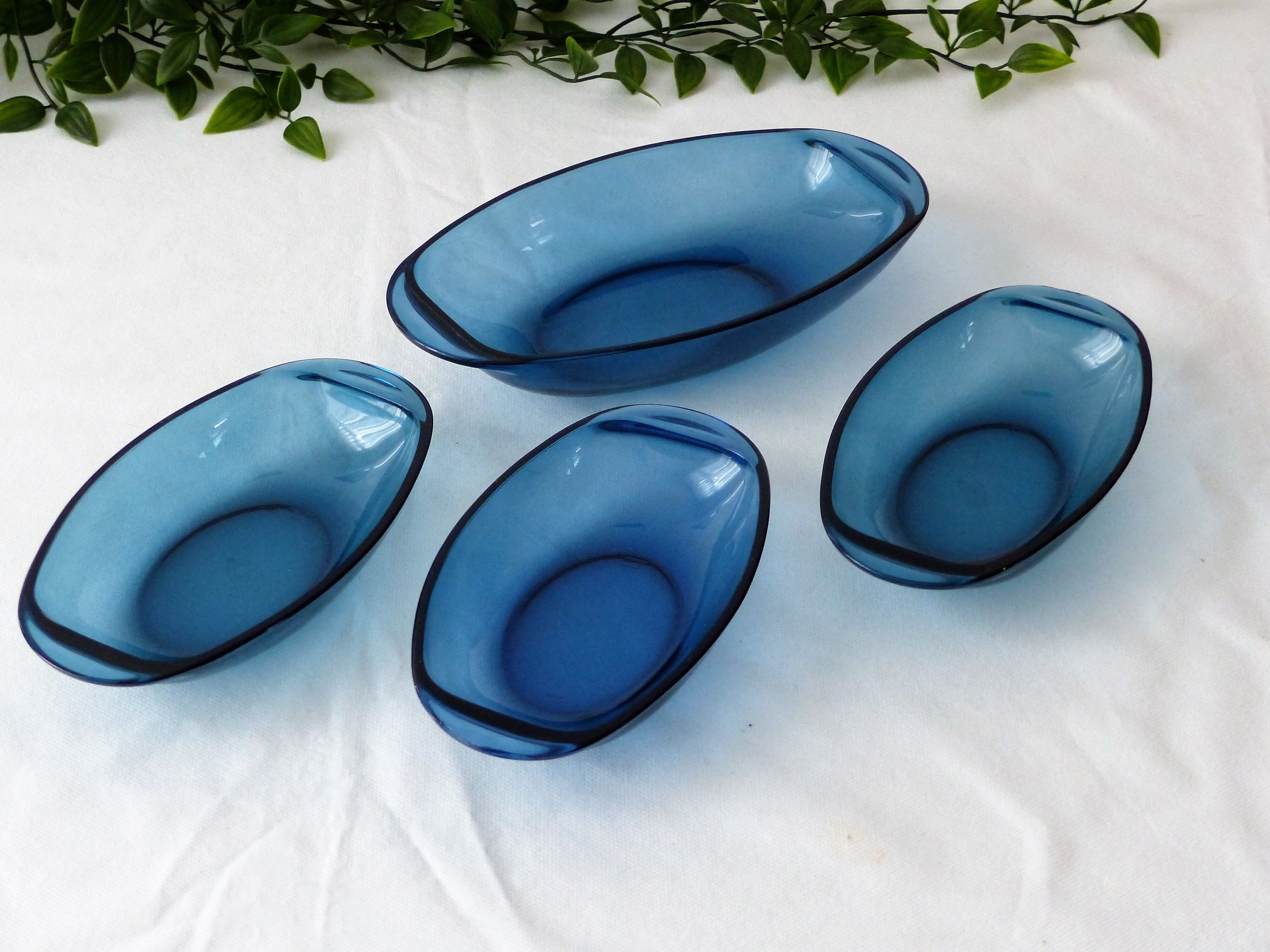 Set of 4 blue cups type Vereco