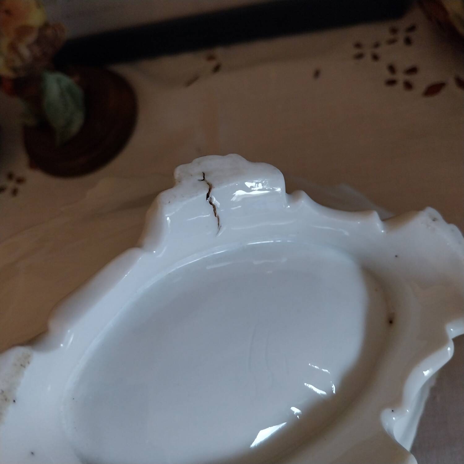 Old footed dish in slipware