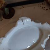 Old footed dish in slipware