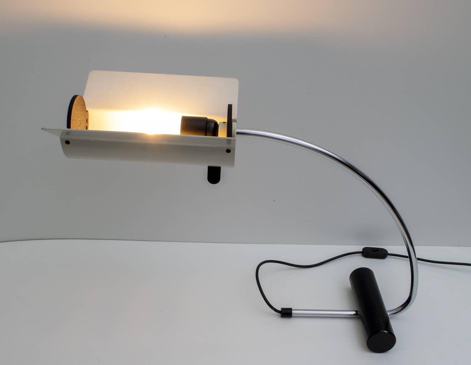 Mid-Century Modern Italian Table Lamp, 1960s
