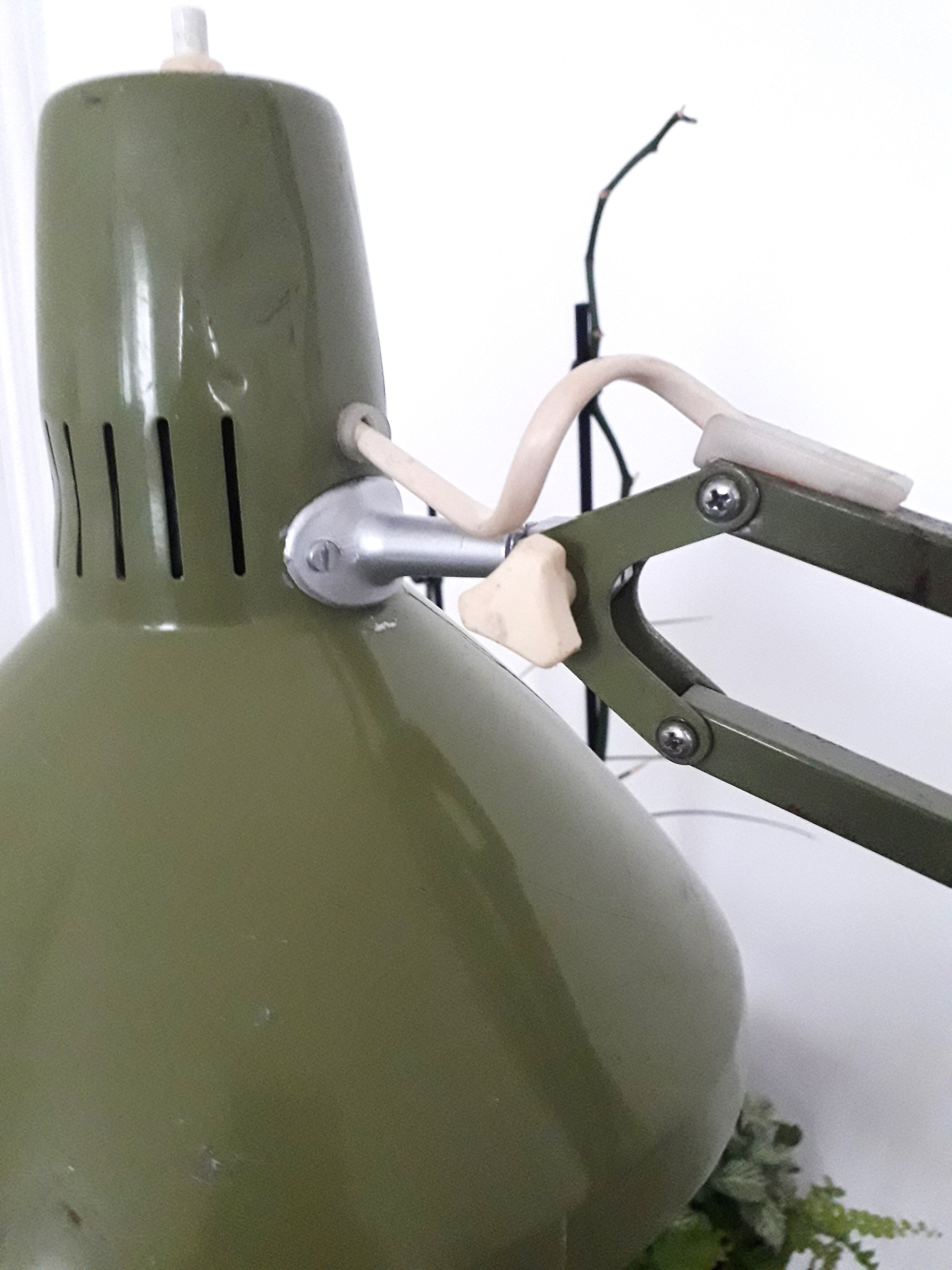 Lampe articulée Ledu type 2312 atelier architecte métal laqué vert -1970