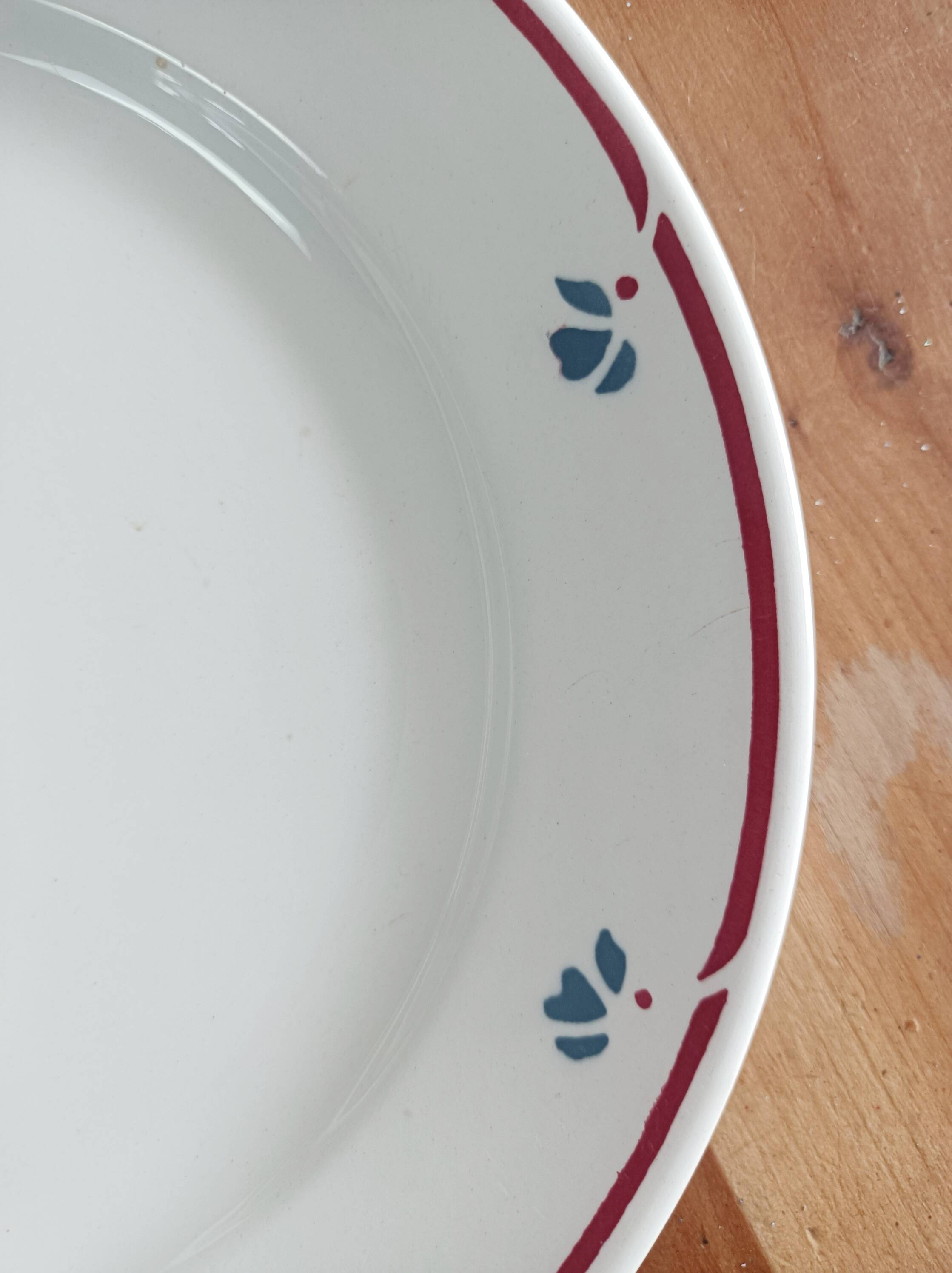 Set of 12 earthenware plates Salins, Nelly red