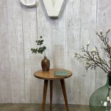Tripod pedestal table
