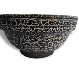 Large cracks of the years 70-80 effect Bowl