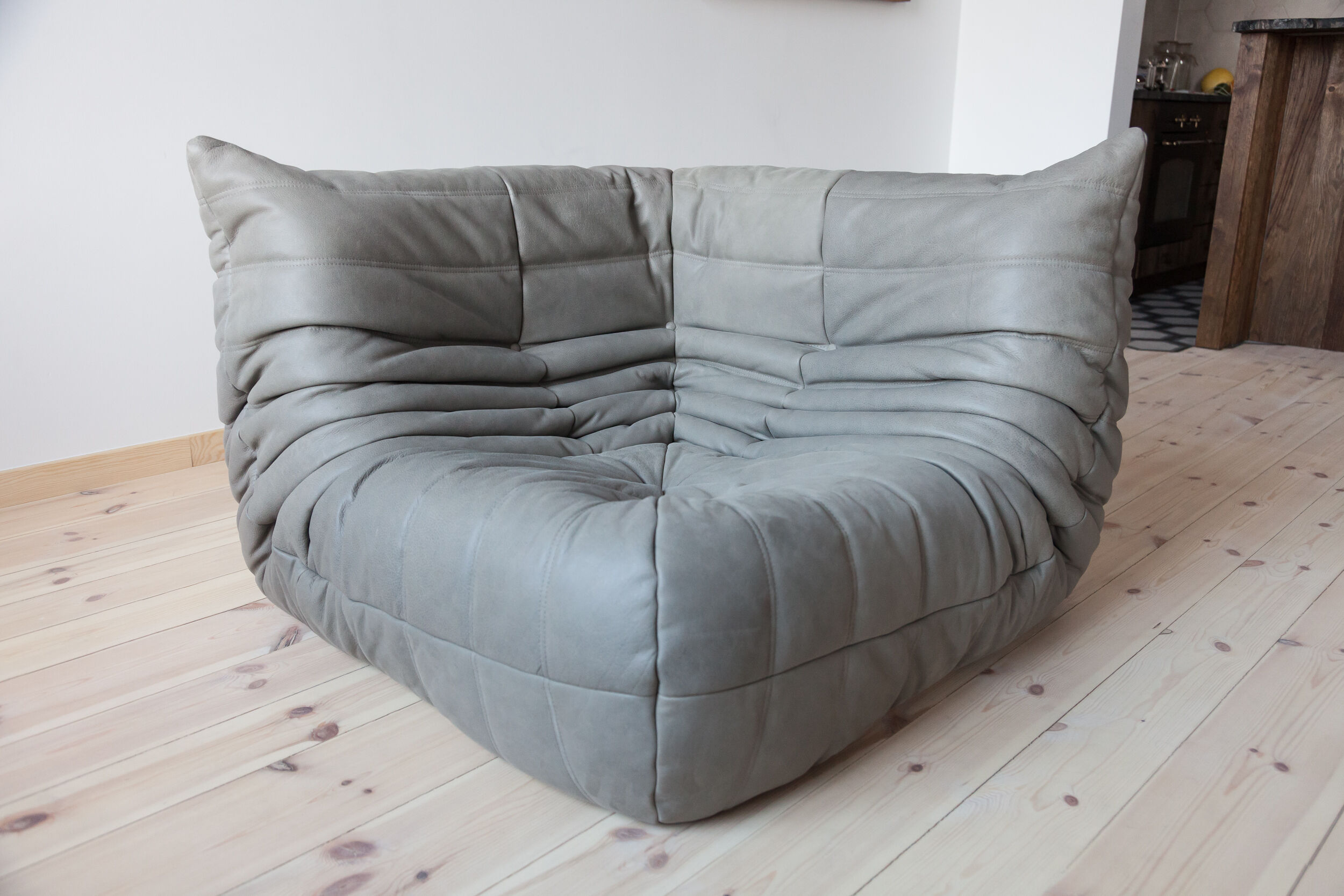 Togo corner chair model designed by Michel Ducaroy 1973