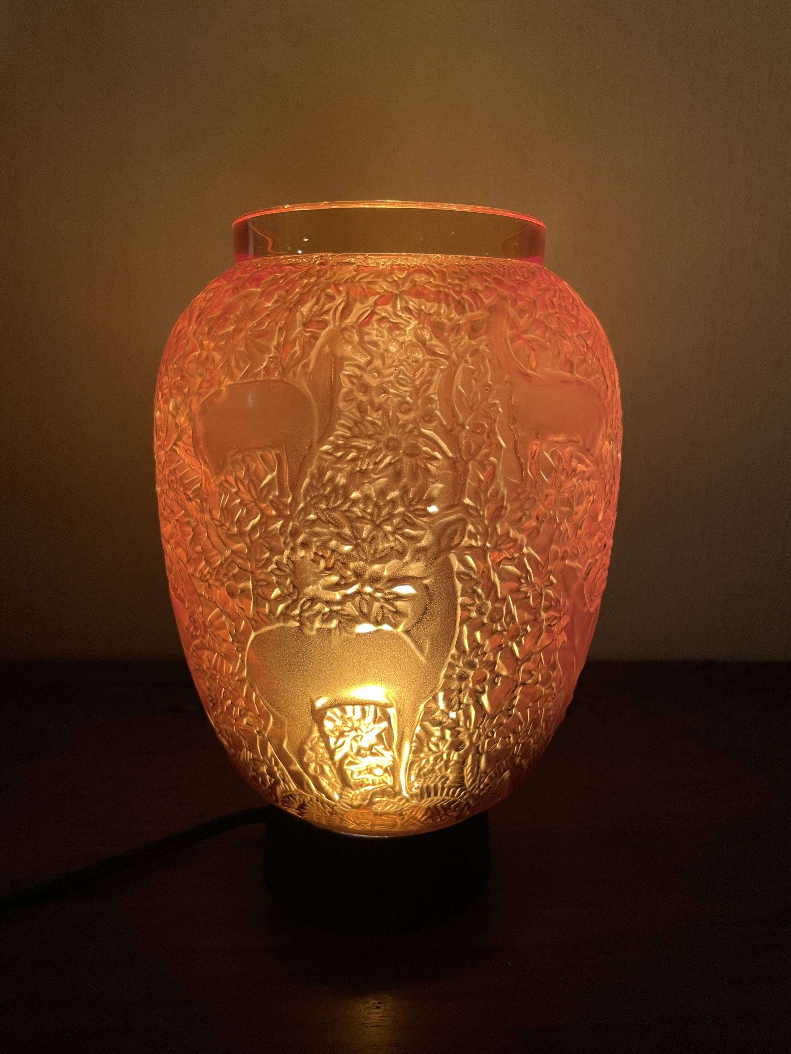 “Biches” crystal vase by Lalique – Amber