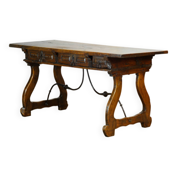 Table en noyer, Espagne XVIIe siècle