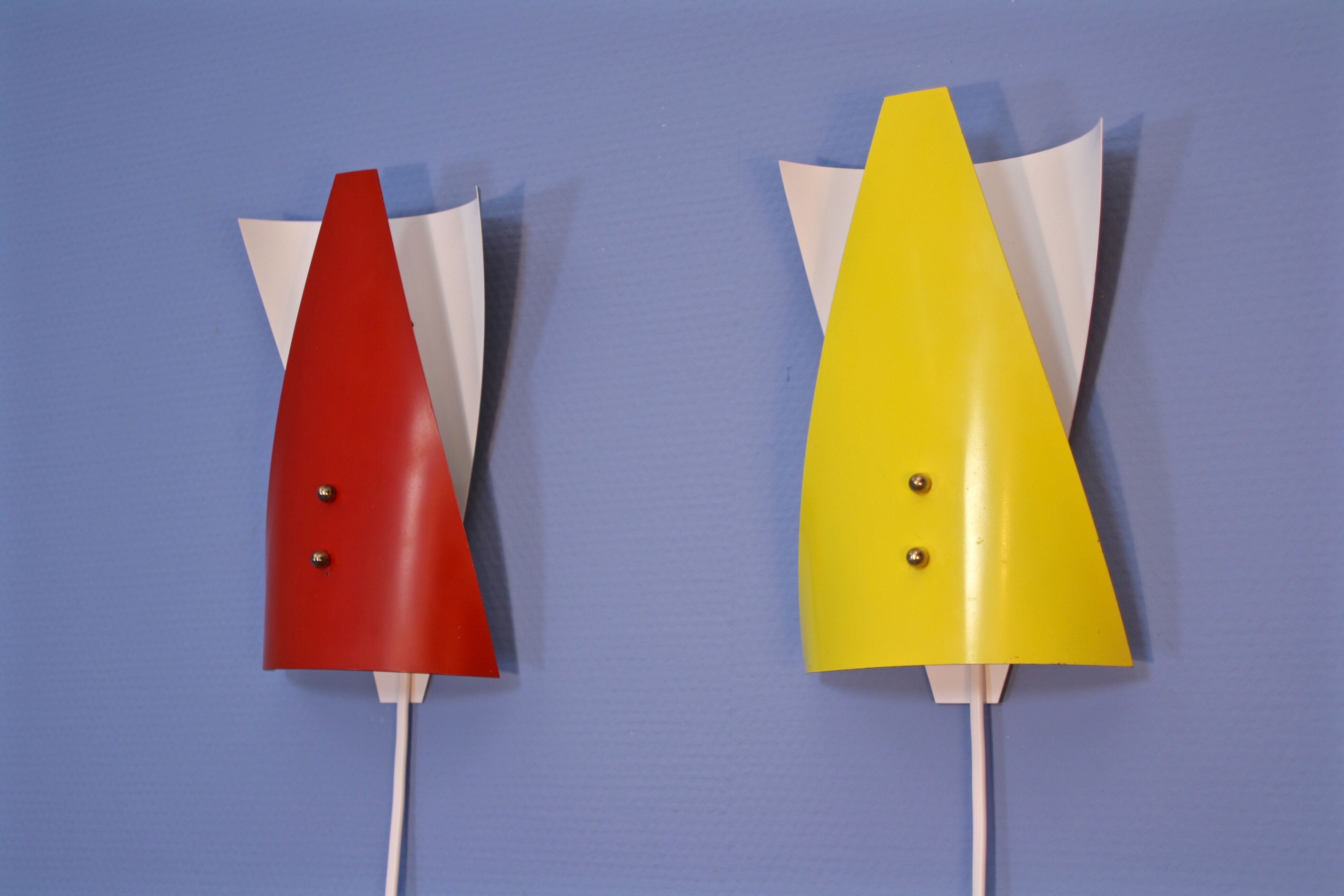 Set of 2 dutch wall lights in red and yellow, 1960s