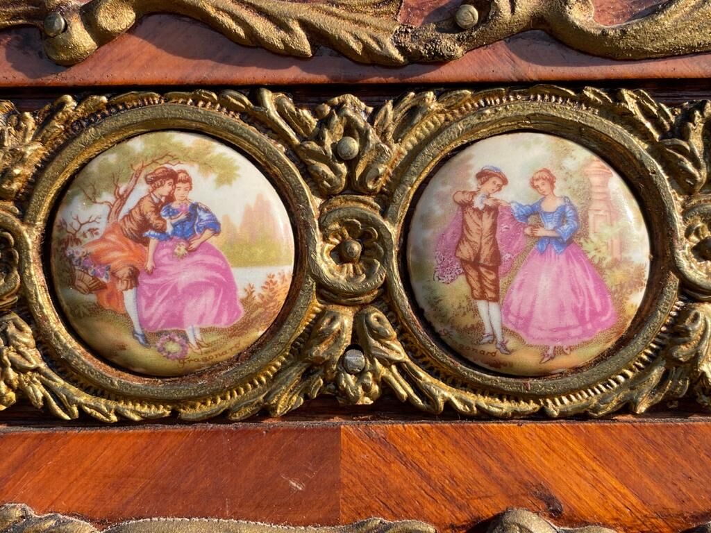 Showcase Marquetry and Bronze Style Louis XVI