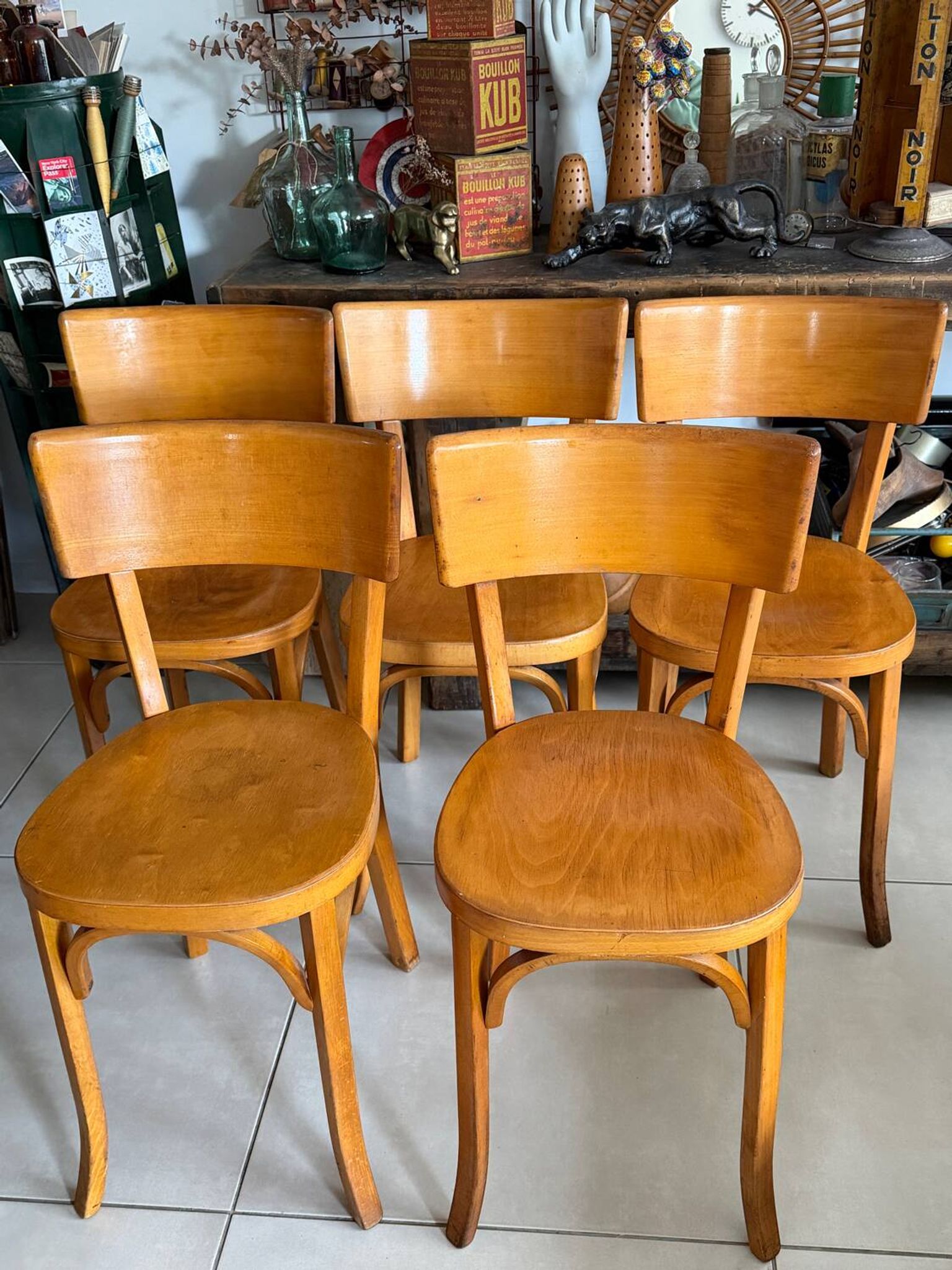 Suite de 5 chaises bistrot Baumann vintage