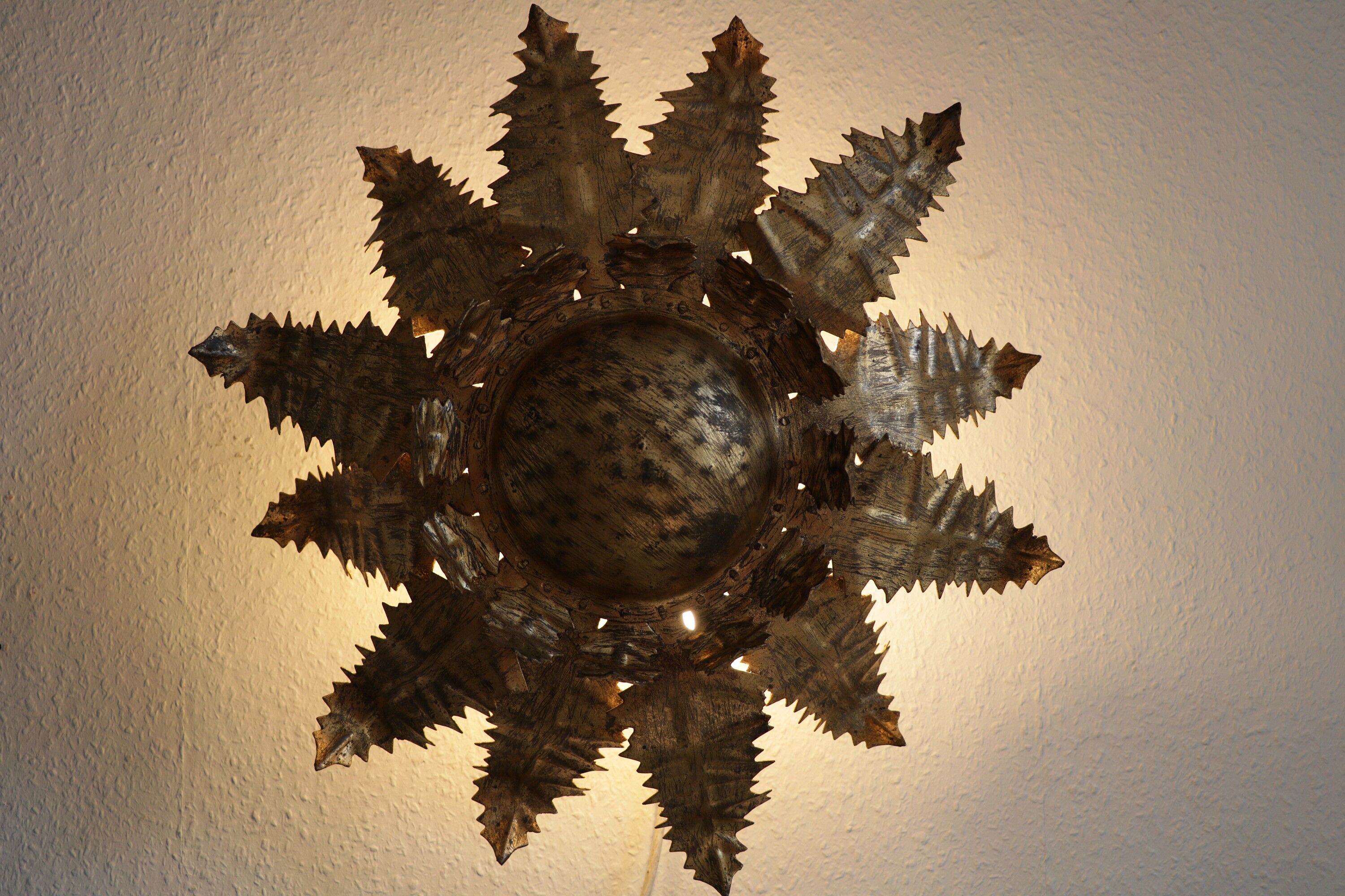 Vintage sunburst ceiling light, gold, floral pattern, 50s brutalism