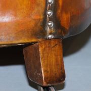 Victorian Chesterfield canapé from 1890 in restored leather, stamped Cornelius V. Smith.