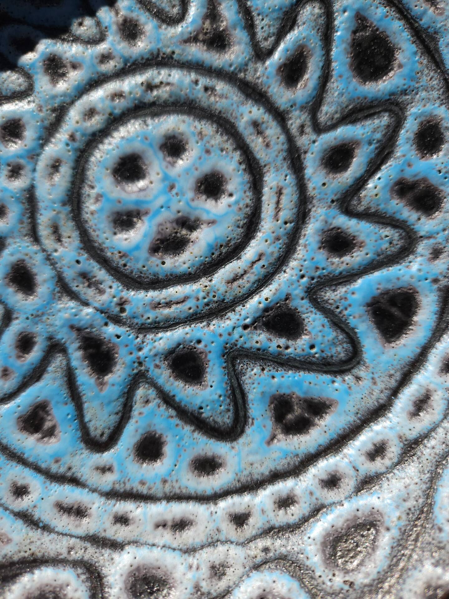 6 ceramic plates