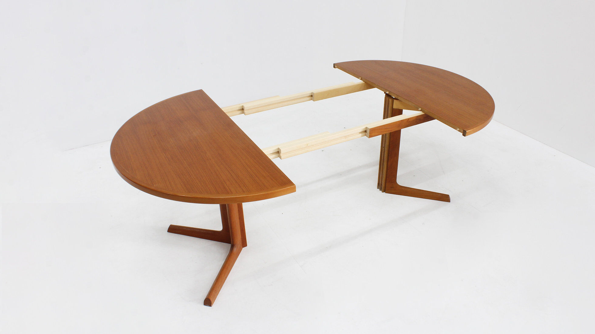 Vintage Danish round extendable dining table Gudme 1960s