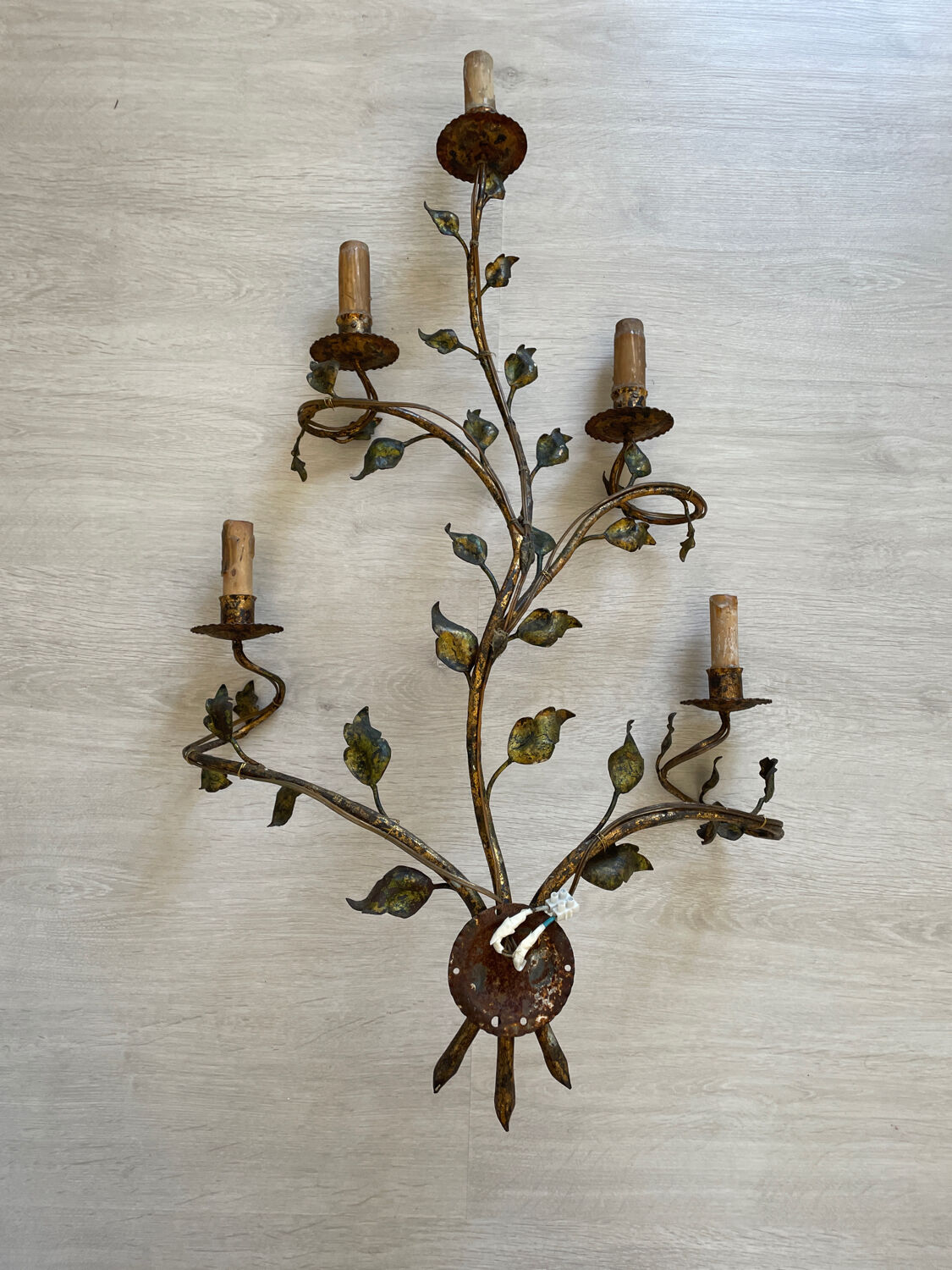 Large wall lamp 1950, gilded wrought iron "leaves"
