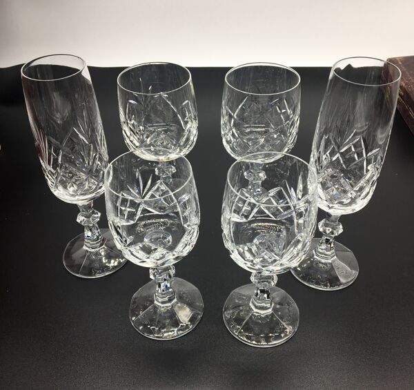 Verres en cristal taillés : duo, 6 verres  champagne, vin  et eau années 60