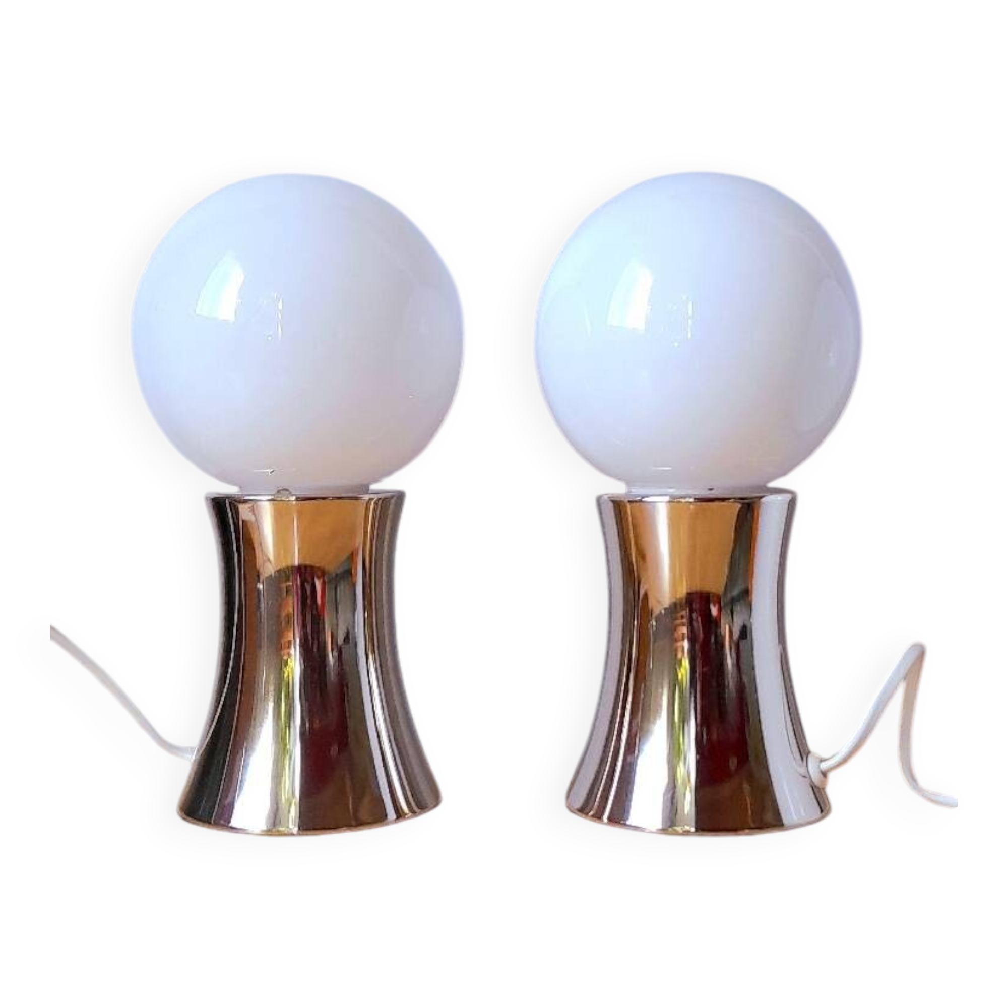 Pair of chromed metal and opaline lamps, 1980.
