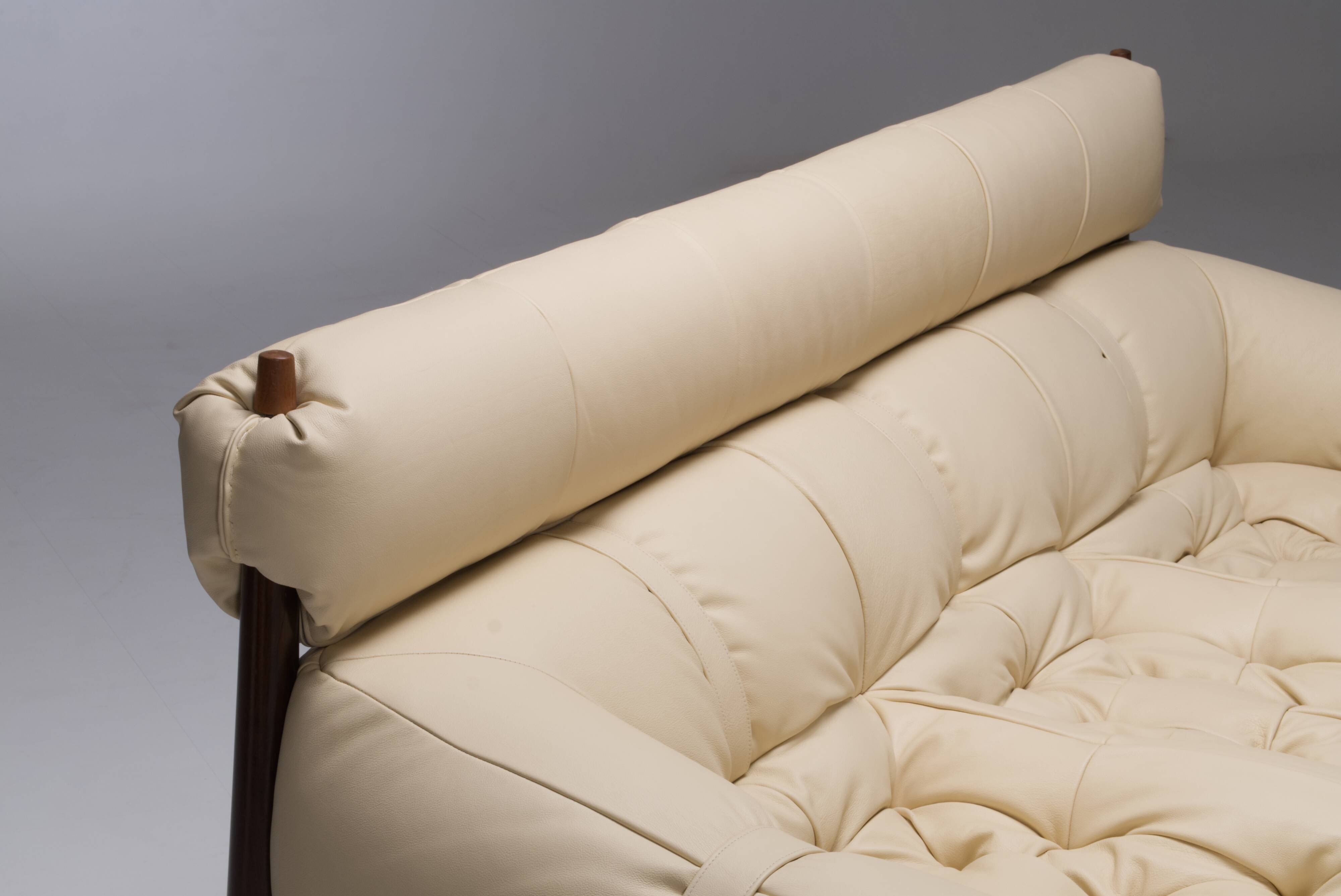 MP81 sofa by Percival Lafer