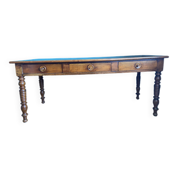 Farm table