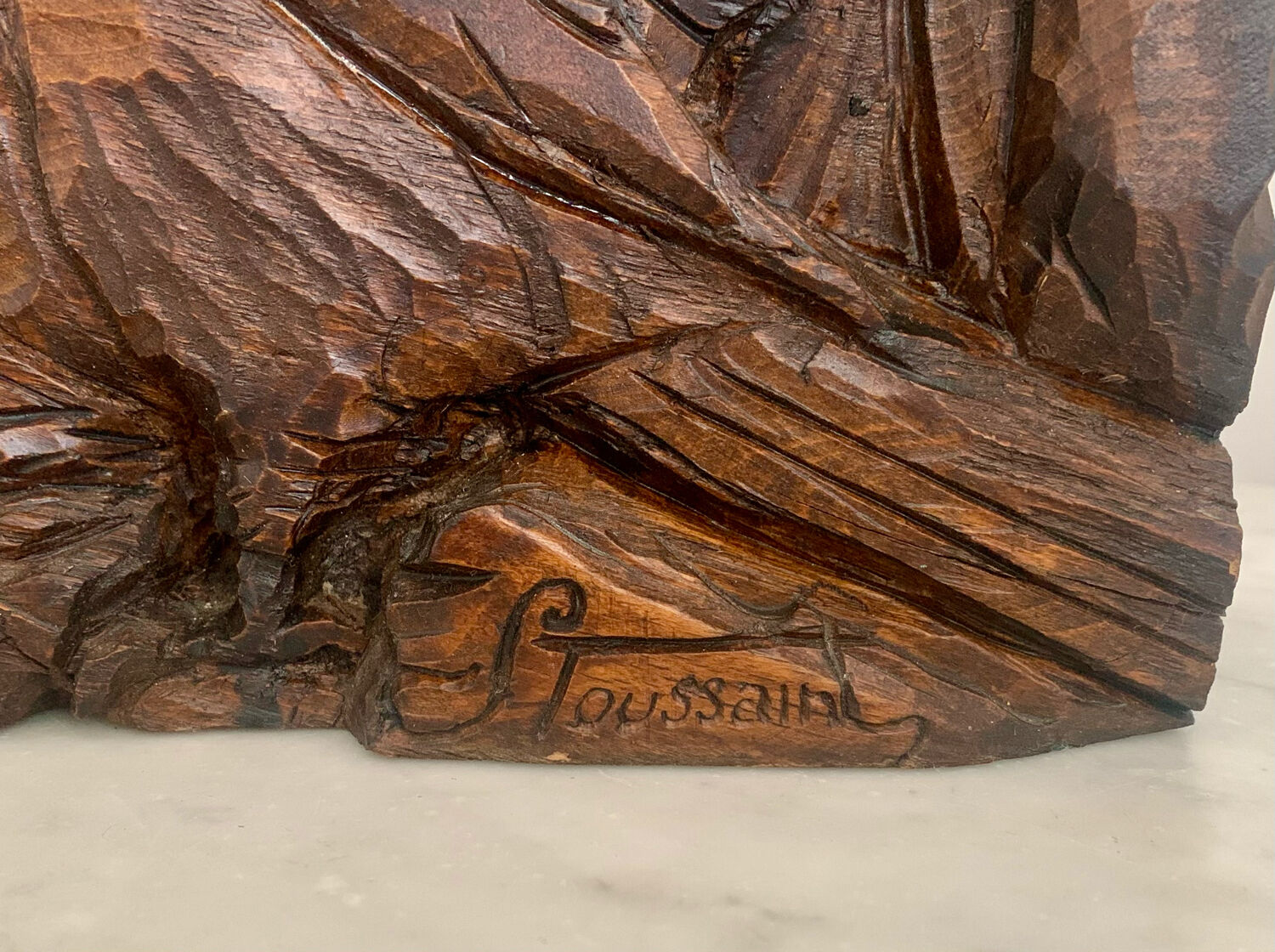 Carved wooden room decoration