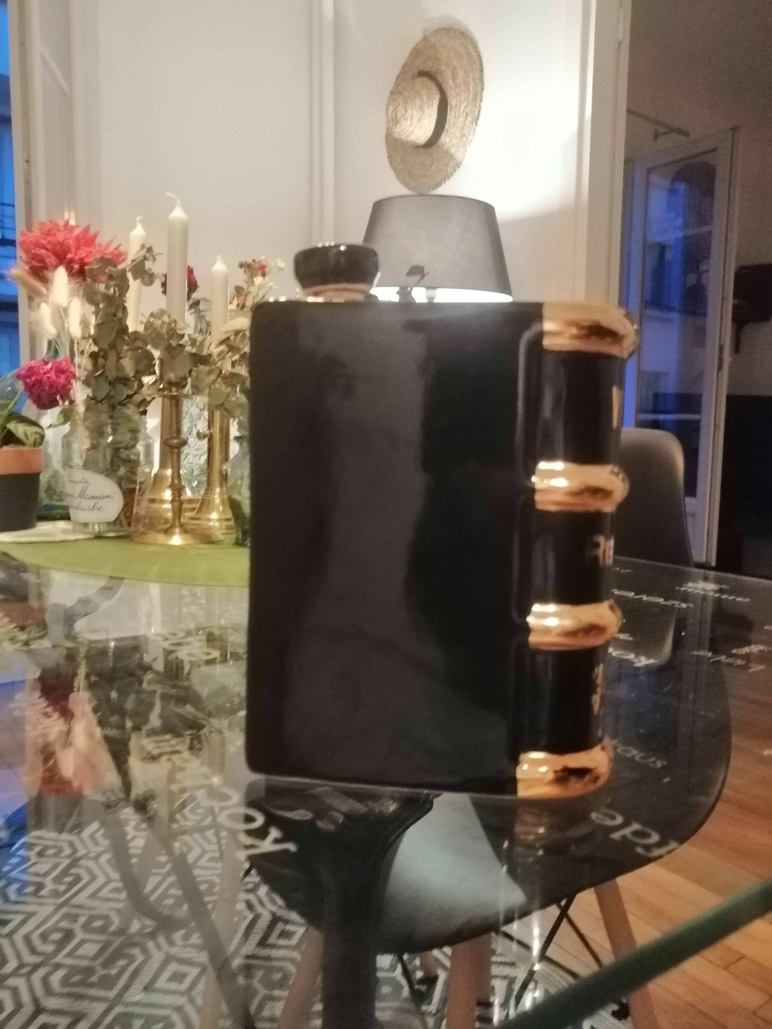 Série de 4 flacons d'alcool en porcelaine noir