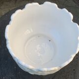 Pot cover in ceramic slurry glazed white floral pattern