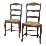 Set of 2 wooden chairs
