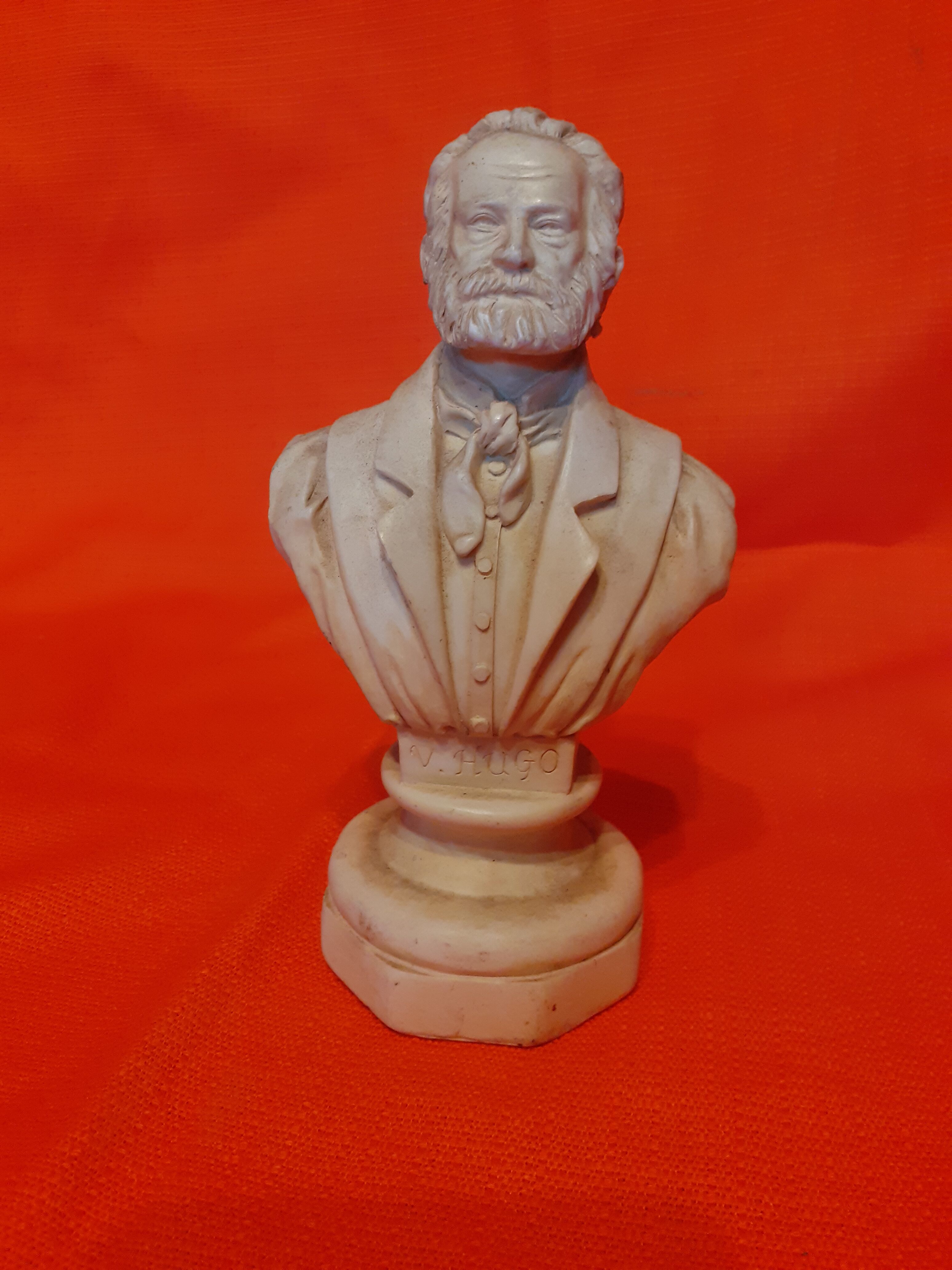 Buste Victor Hugo