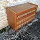 Commode vintage en rotin et chêne