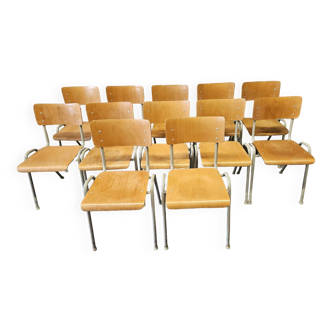 Lot 12 chaises empilable bistrot