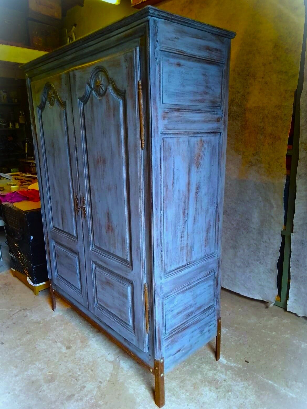 End 18th century wardrobe provençale all solid oak patinated blue by artisan cabinetmaker