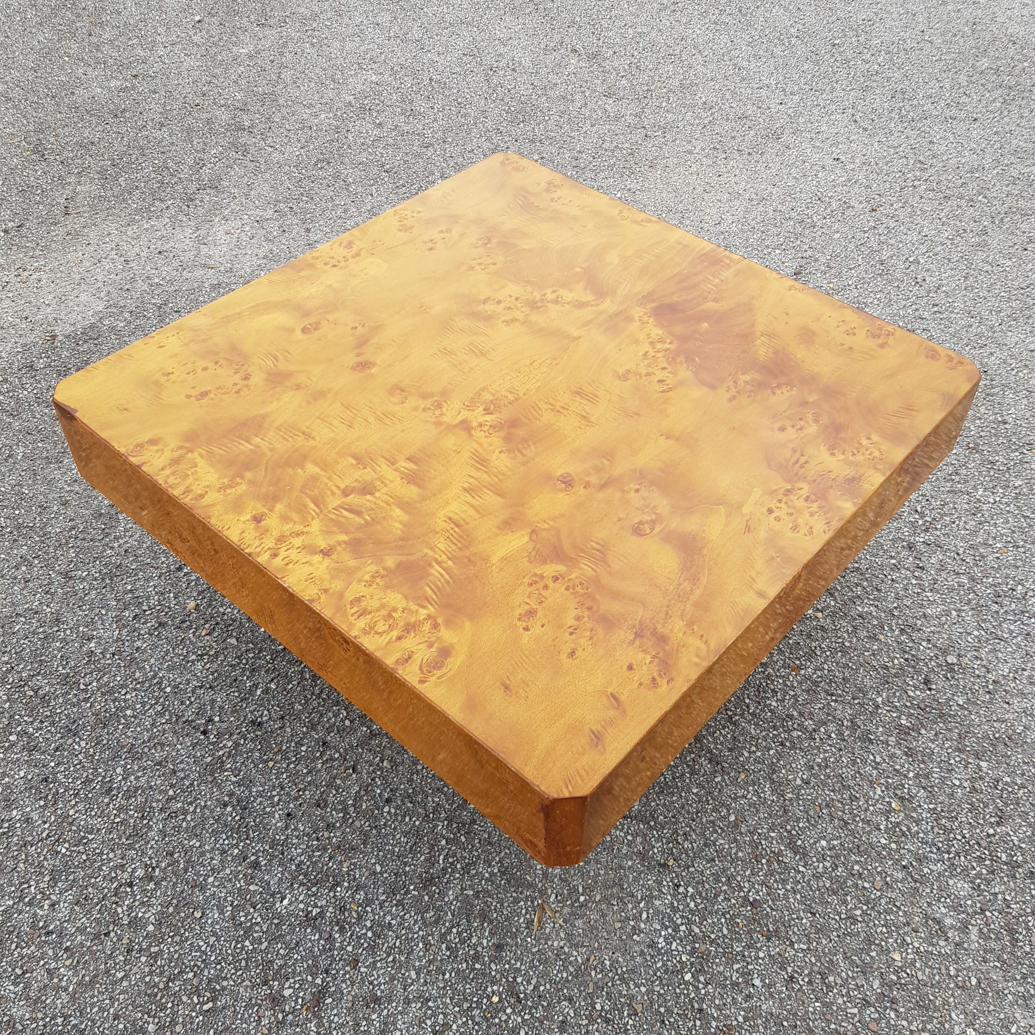 Sofa tip or coffee table