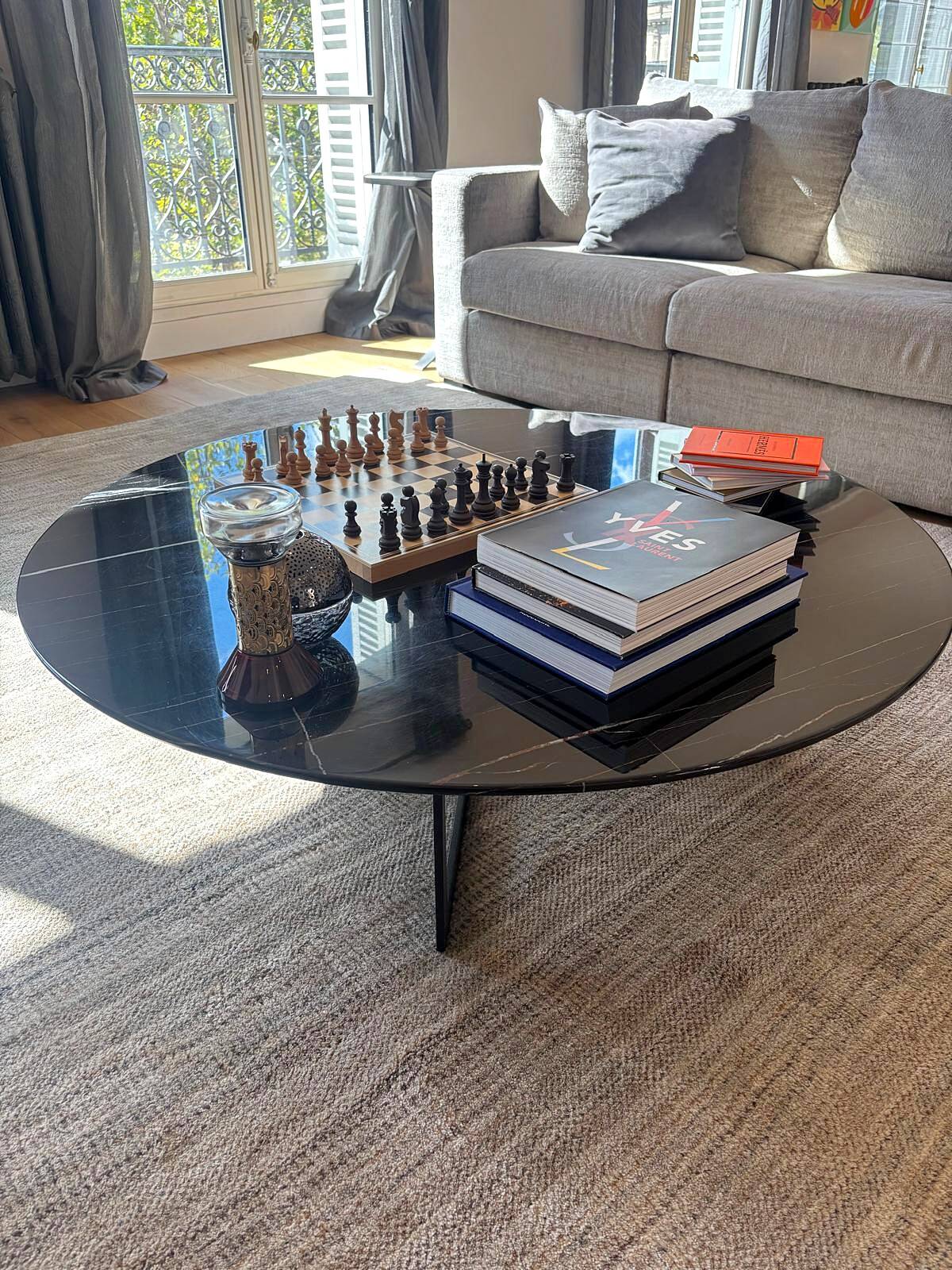 Round coffee table NV Gallery in black marble