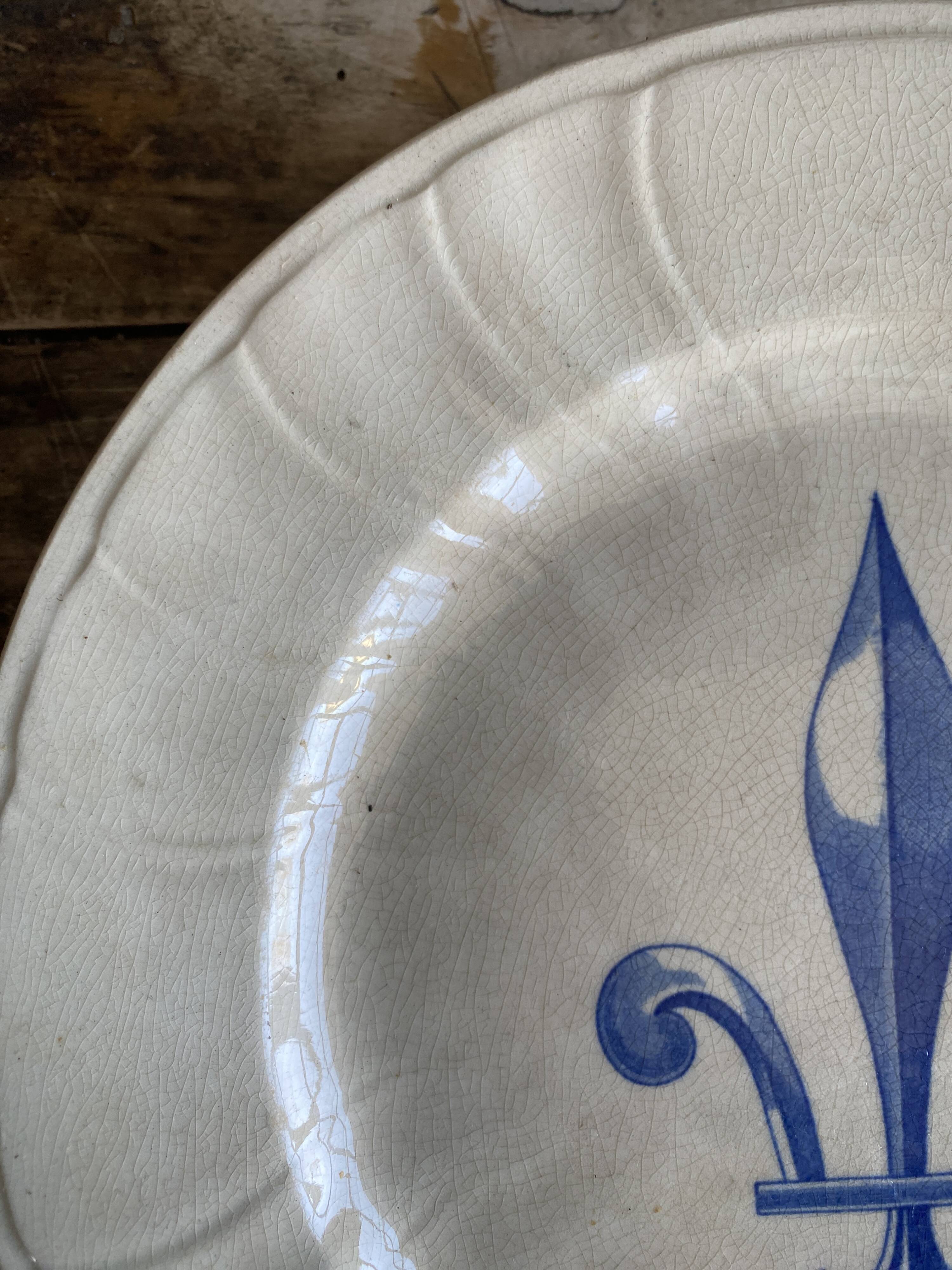 Set of 5 antique Gien plates – Fleur de Lys pattern – Ironstone