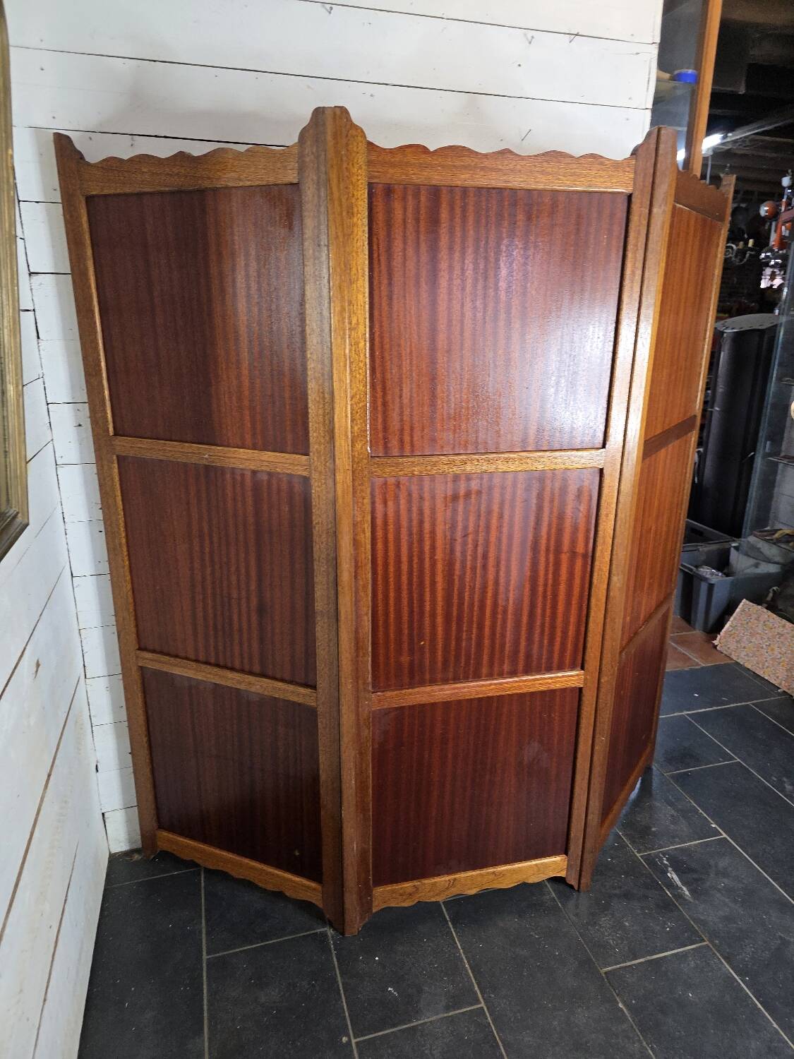Three-panel screen in mahogany