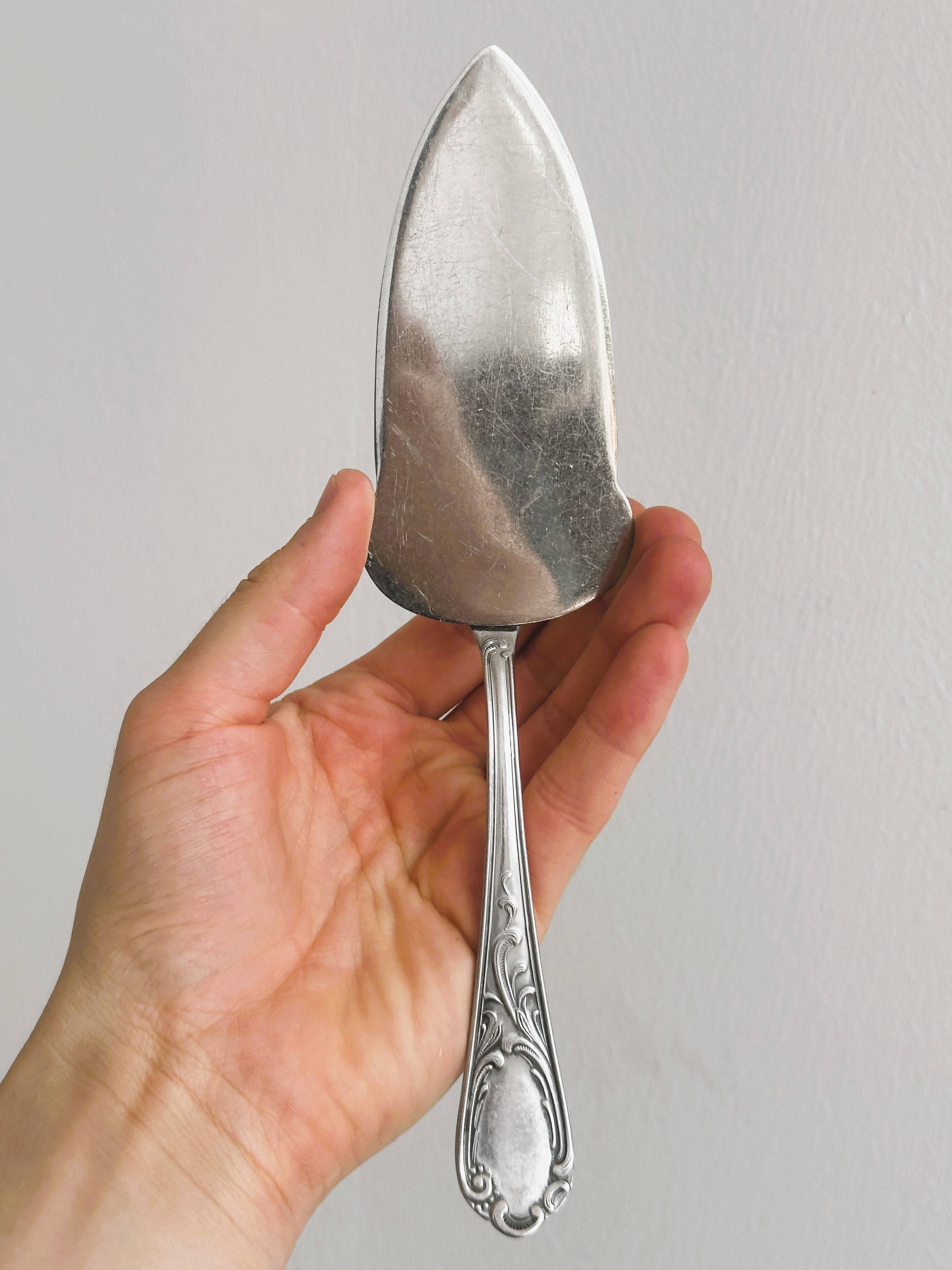 Silver metal cake server Louis XV 1818 Polida.