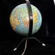 Globe terrestre lumineux vintage