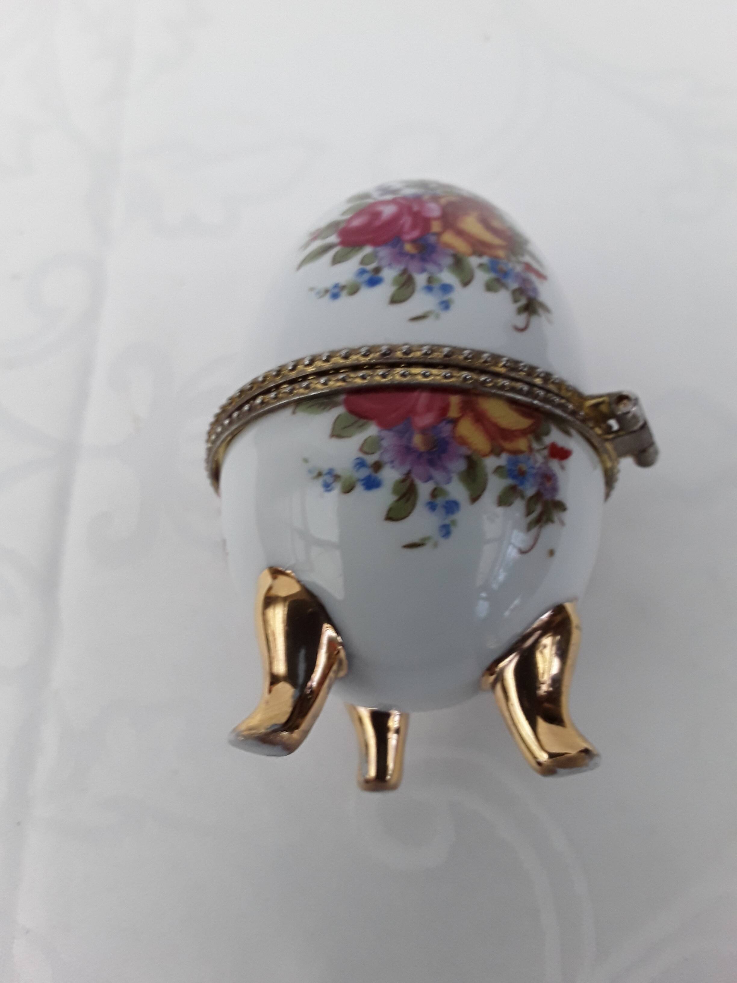 Porcelain egg
