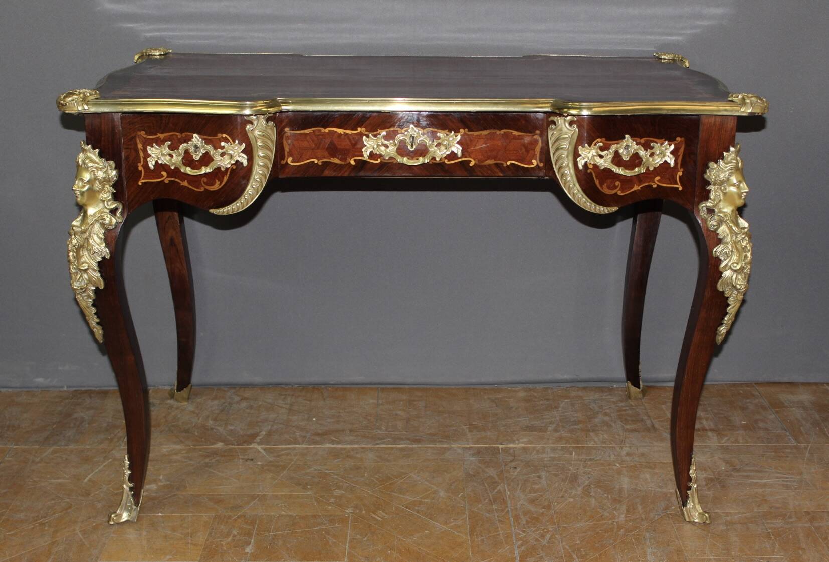 Bureau Louis XV en Marqueterie et Bronze d'époque XIX