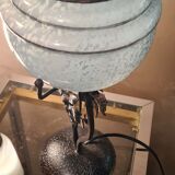 Lampe fer forgé  boule bleu en opaline clichy moucheté de blanc 35x14