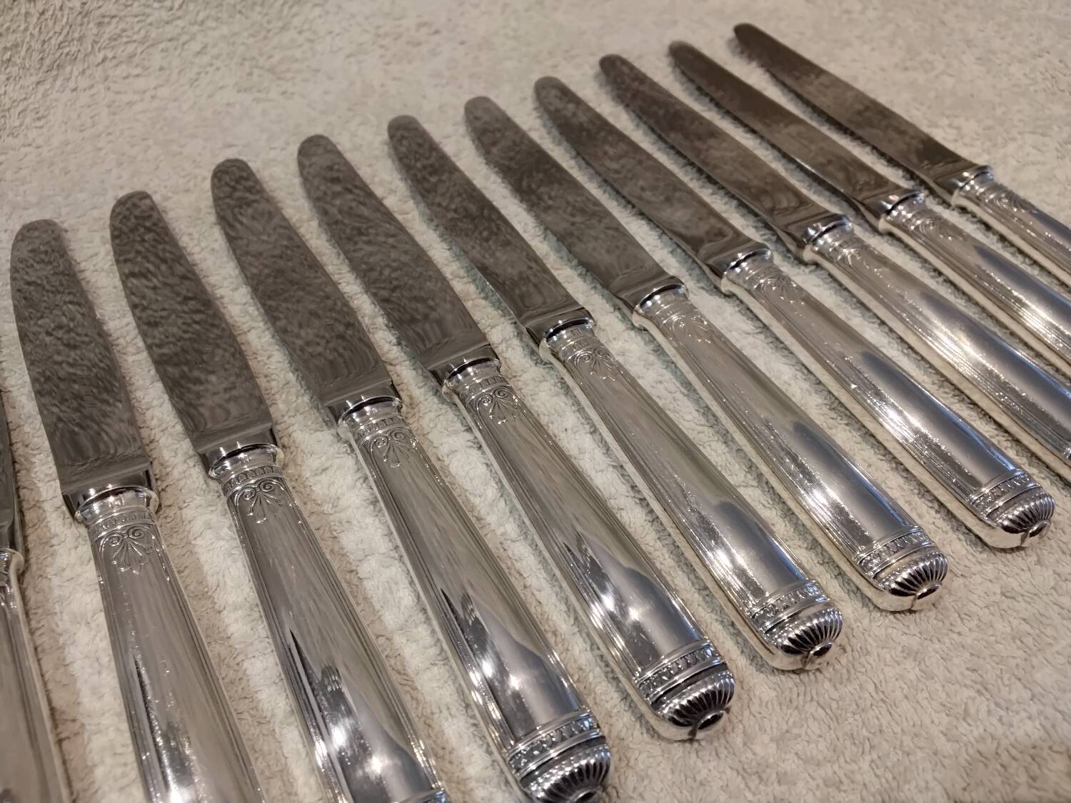 12 silver-plated dessert knives by Christofle Malmaison