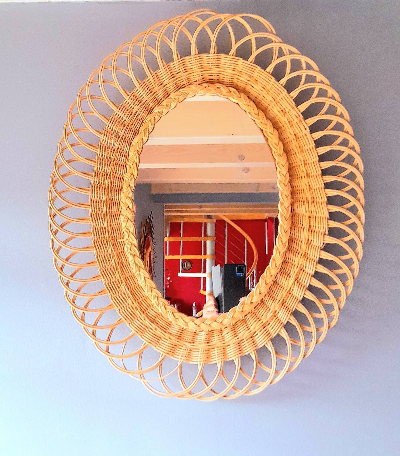 Miroir ovale en rotin 1960