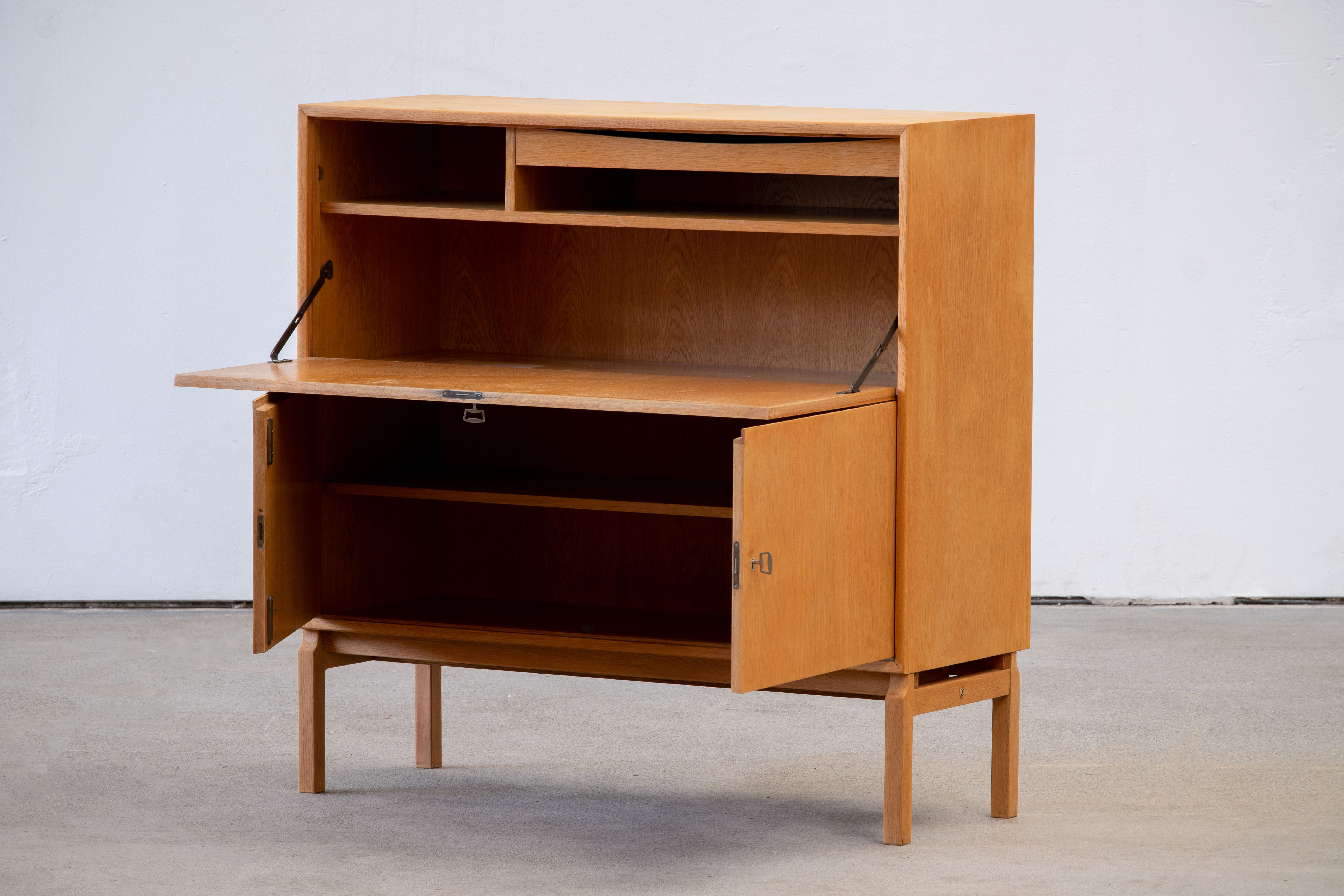 Scandinavian buffet secretary 1960