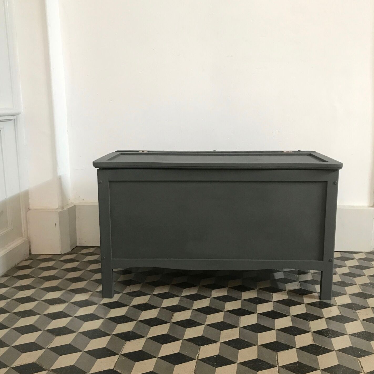Storage box