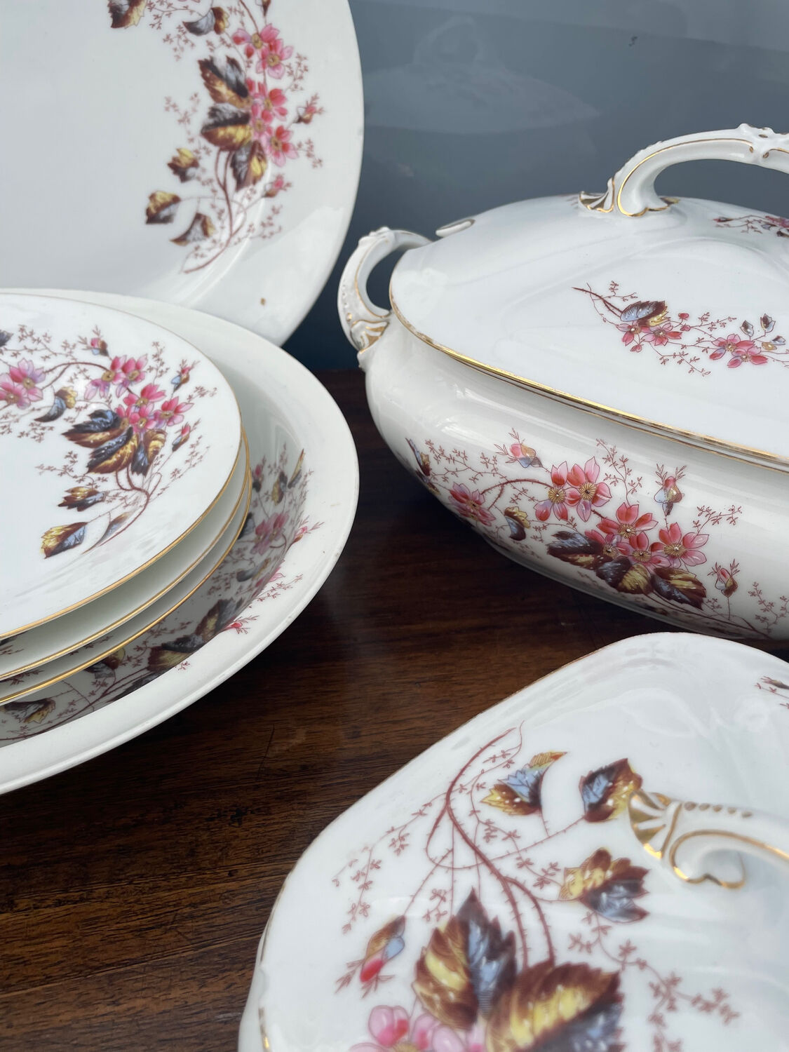 Porcelain service 28 pieces